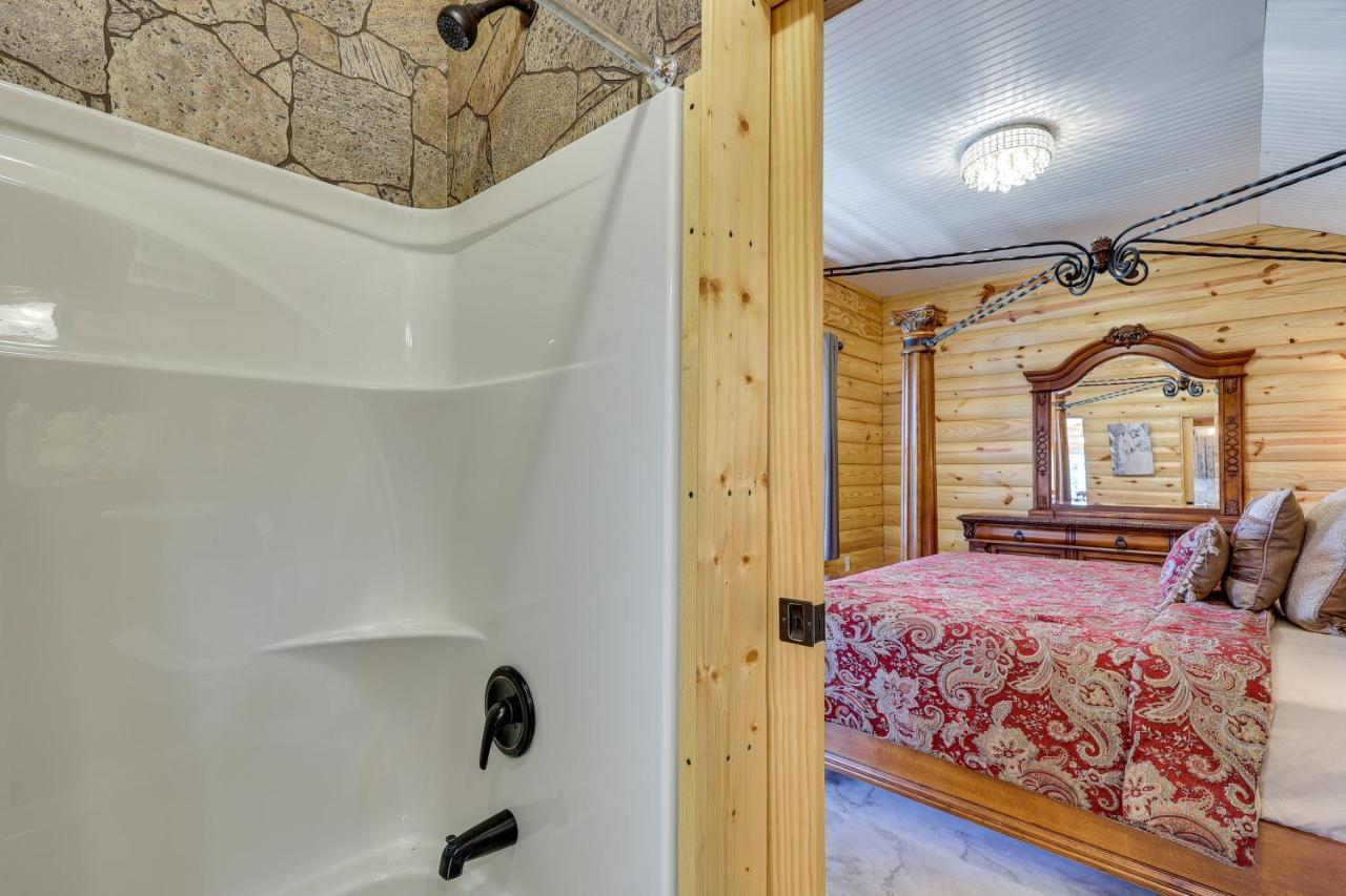 Cliffside Eureka Springs Cabin With Beaver Lake View Экстерьер фото
