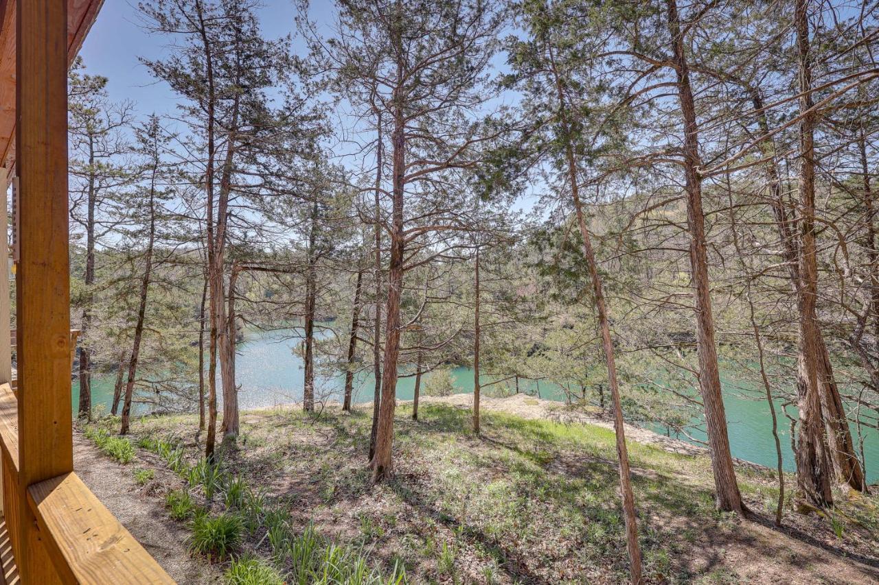 Cliffside Eureka Springs Cabin With Beaver Lake View Экстерьер фото
